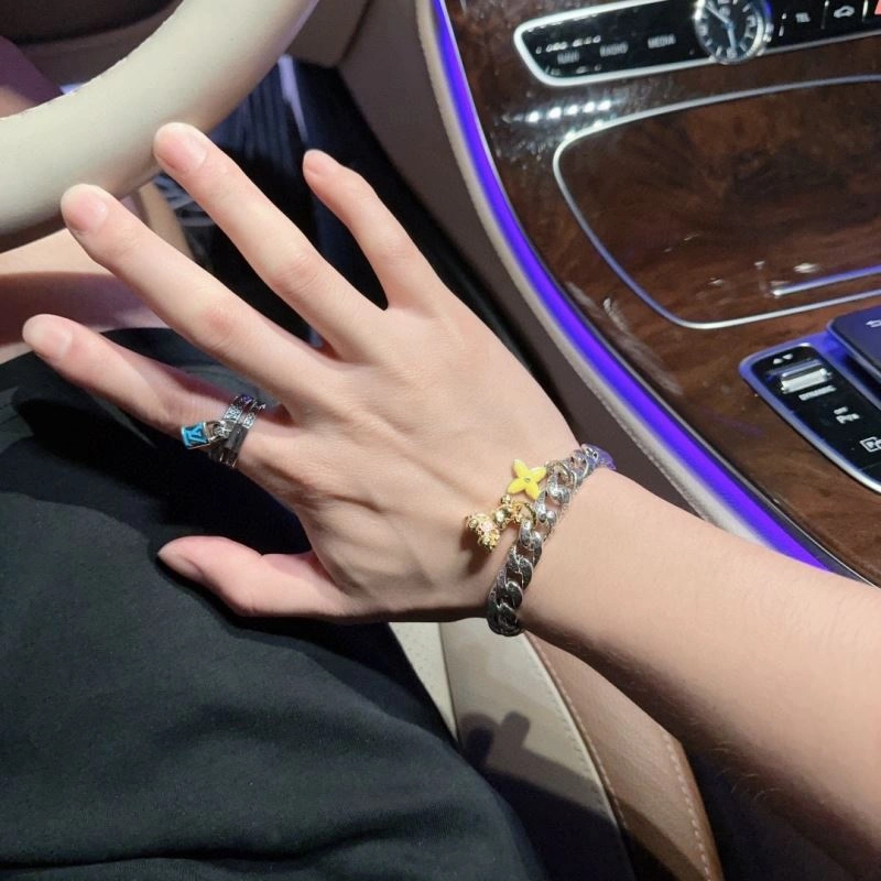 Louis Vuitton Bracelets Refined 250722