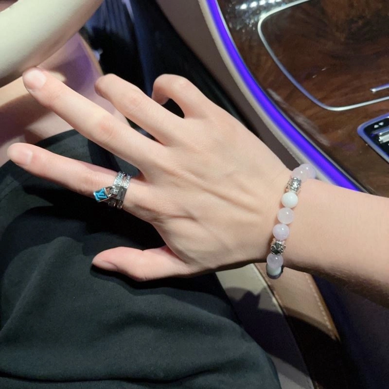 Louis Vuitton Bracelets OnTrend 250700