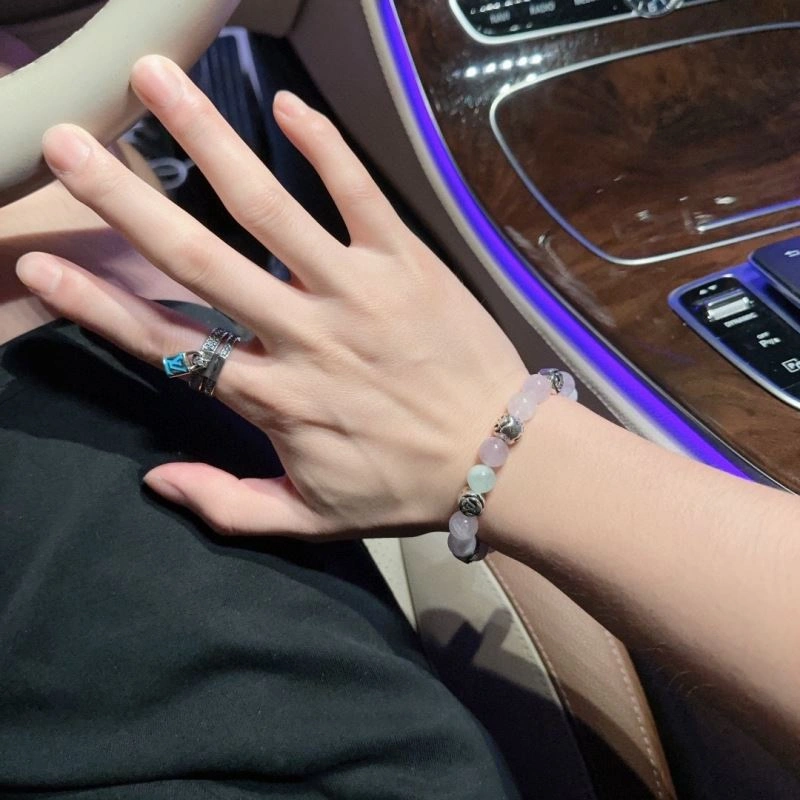 Louis Vuitton Bracelets Chic 250721