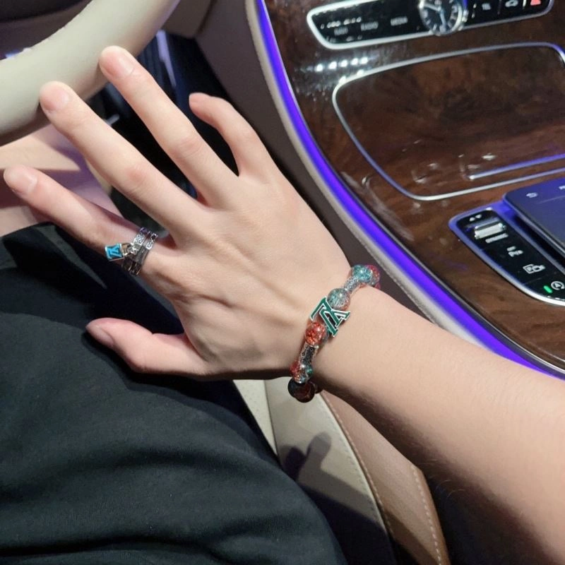 Neat Louis Vuitton Bracelets 250723