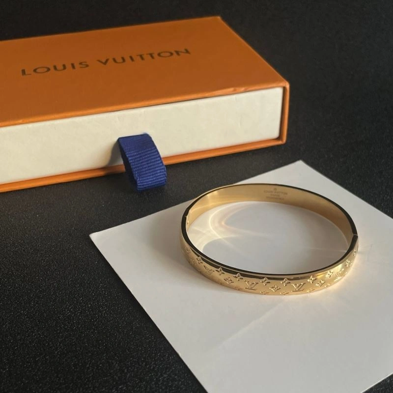 Contemporary Louis Vuitton Bracelets 250710