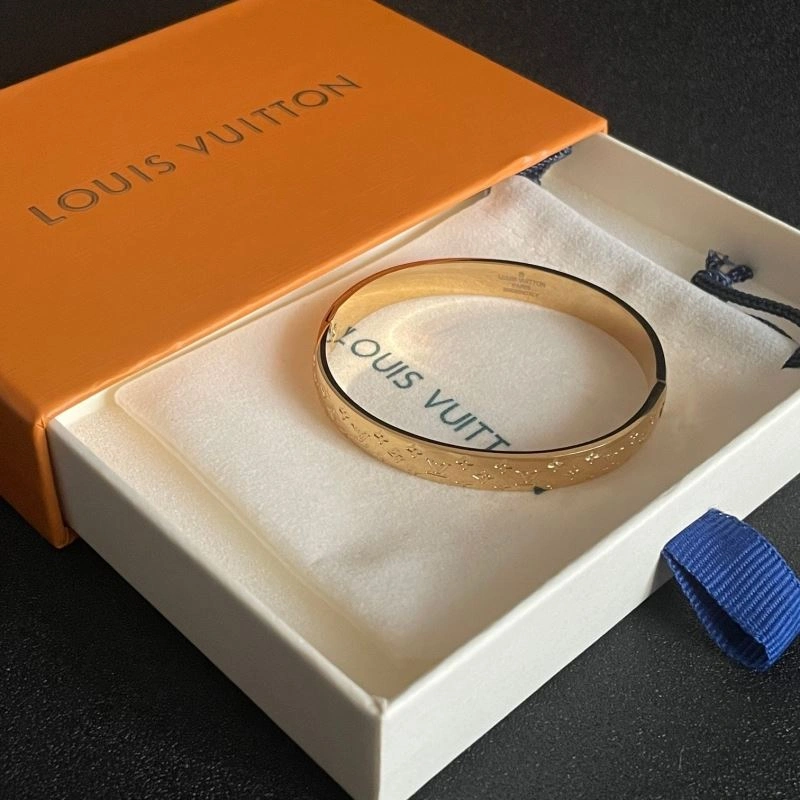 Contemporary Louis Vuitton Bracelets 250710