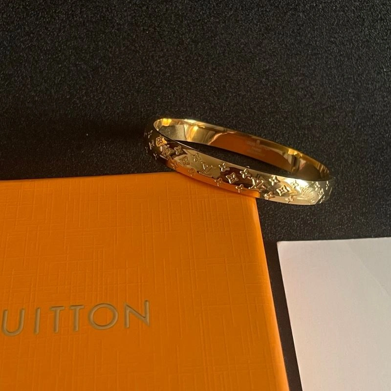 Contemporary Louis Vuitton Bracelets 250710