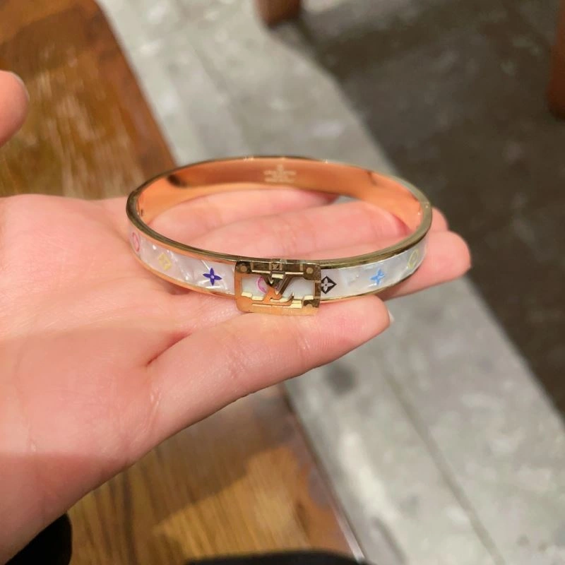 Louis Vuitton Bracelets Vibrant 250717