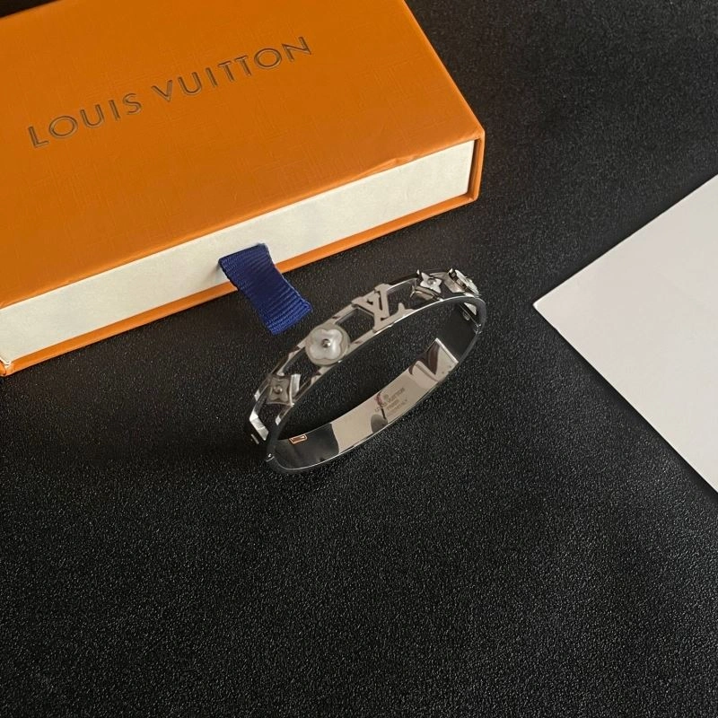WrinkleFree Louis Vuitton Bracelets 250689