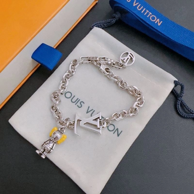 Louis Vuitton Bracelets Cozy 250695