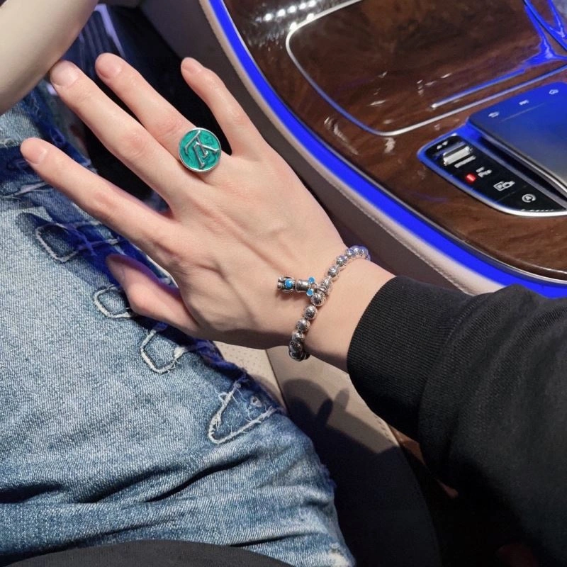 Louis Vuitton Bracelets Unique 250696