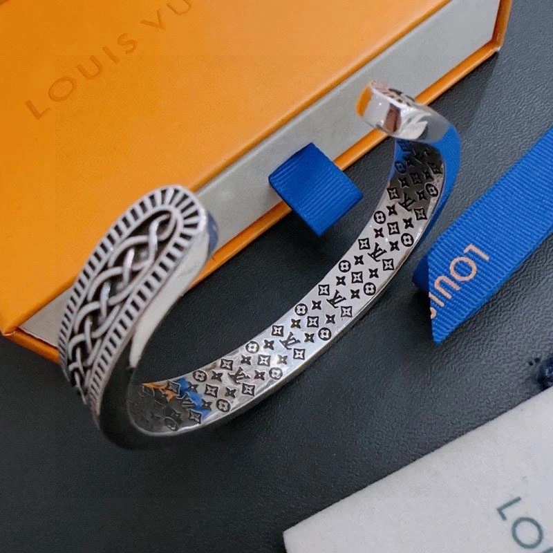 StreetReady Louis Vuitton Bracelets 250690