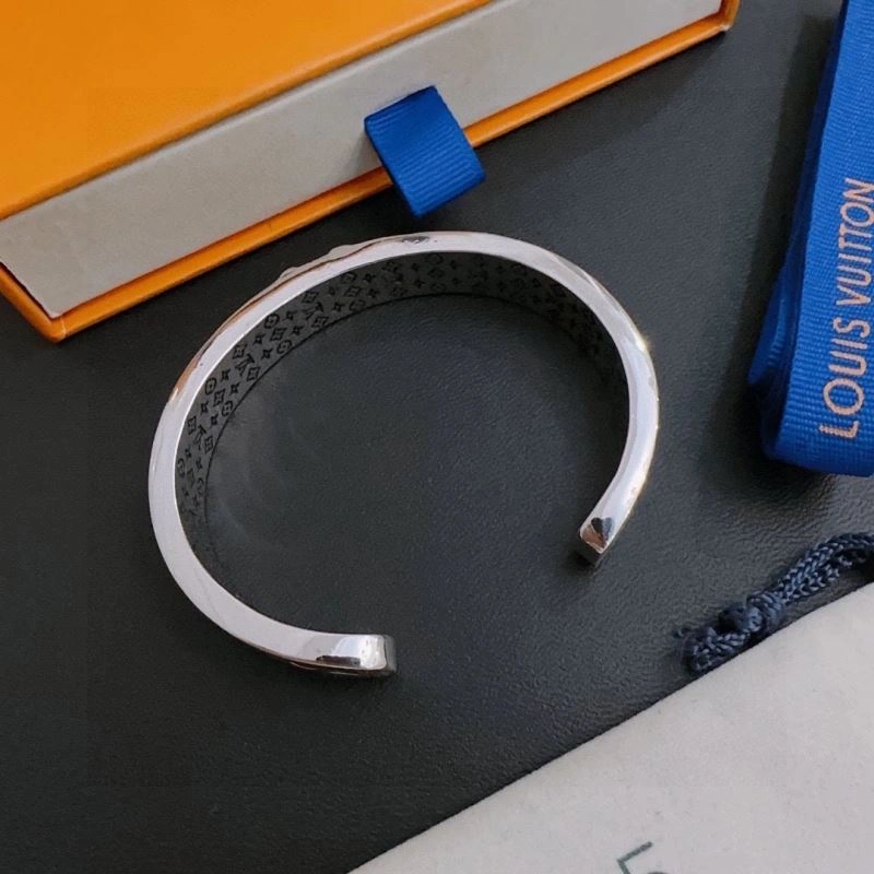 StreetReady Louis Vuitton Bracelets 250690