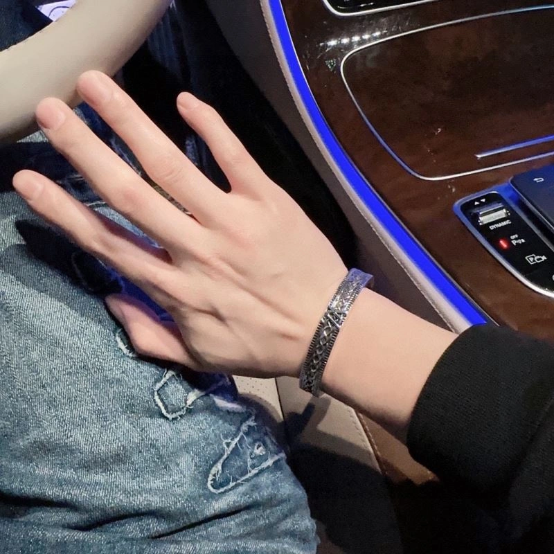 StreetReady Louis Vuitton Bracelets 250690