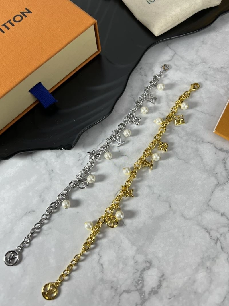 Louis Vuitton Bracelets Stretchable 250697
