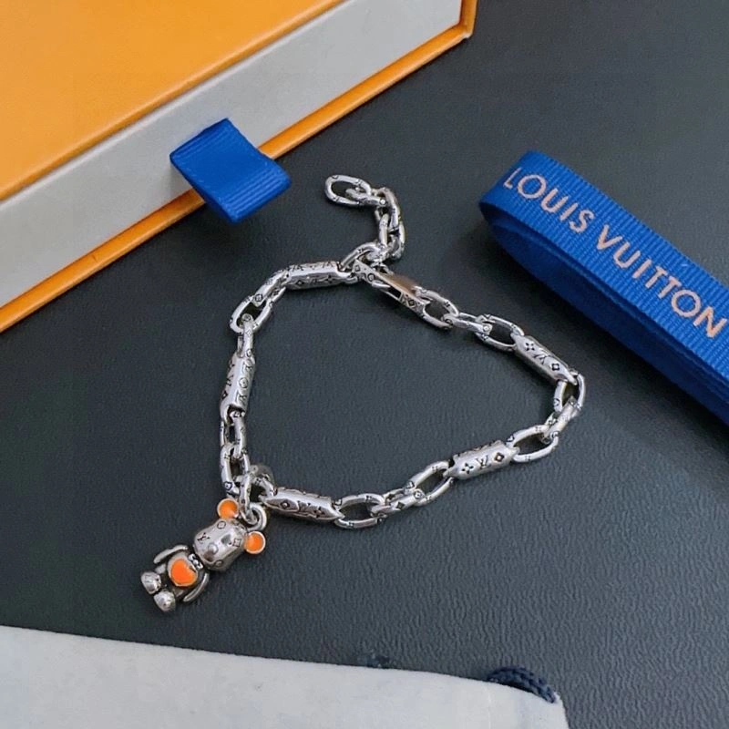 Louis Vuitton Bracelets Fashionable 250687