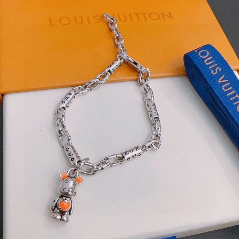 Louis Vuitton Bracelets Fashionable 250687