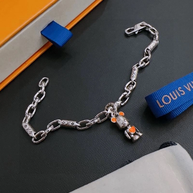 Louis Vuitton Bracelets Fashionable 250687