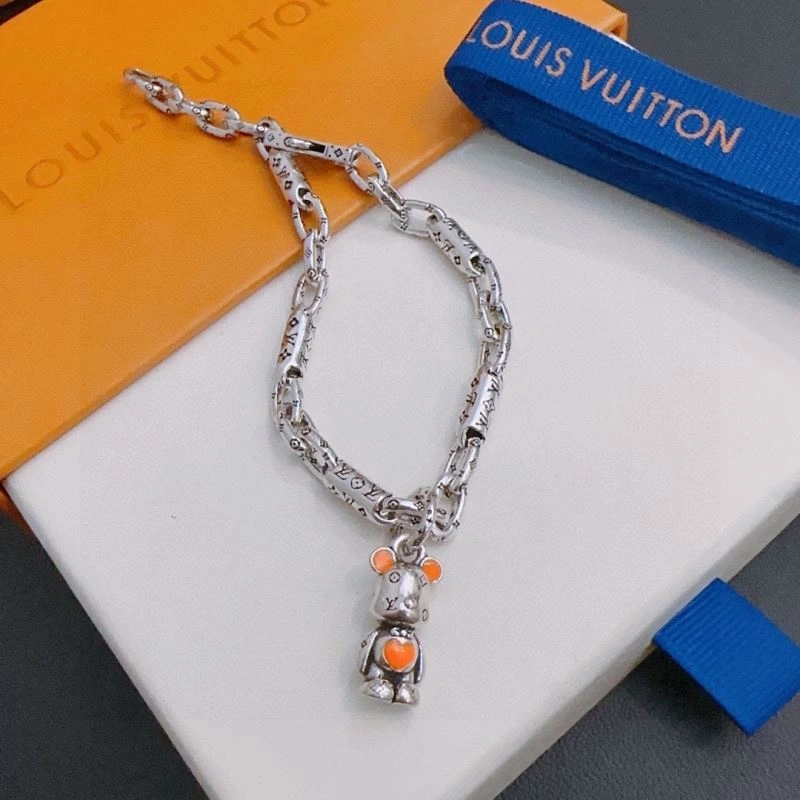 Louis Vuitton Bracelets Fashionable 250687
