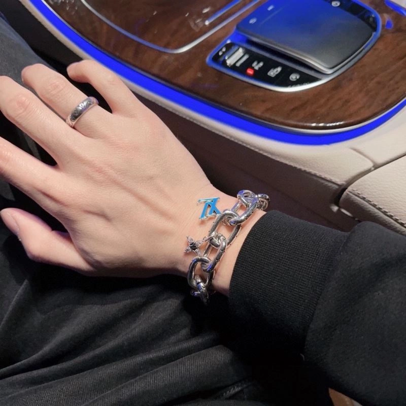 Youthful Louis Vuitton Bracelets 250686