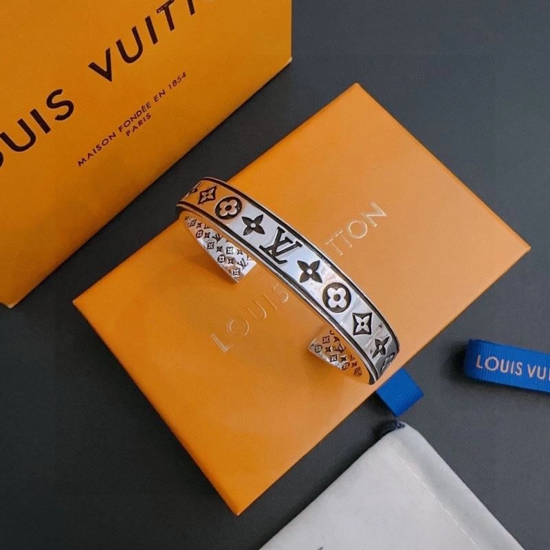 Louis Vuitton Bracelets Durable 250685