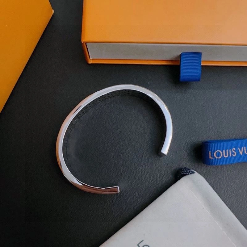 Louis Vuitton Bracelets Durable 250685