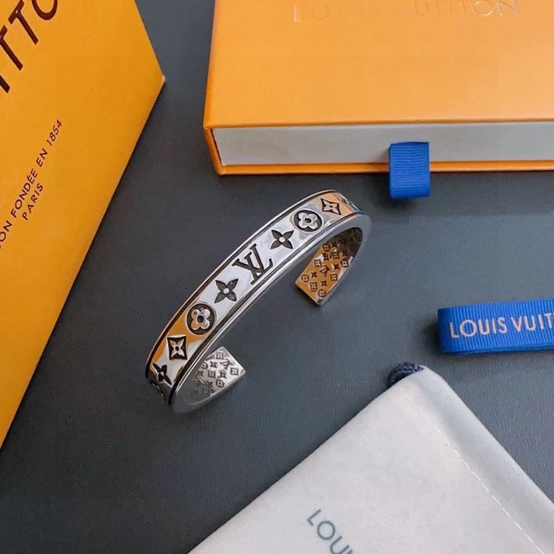 Louis Vuitton Bracelets Durable 250685