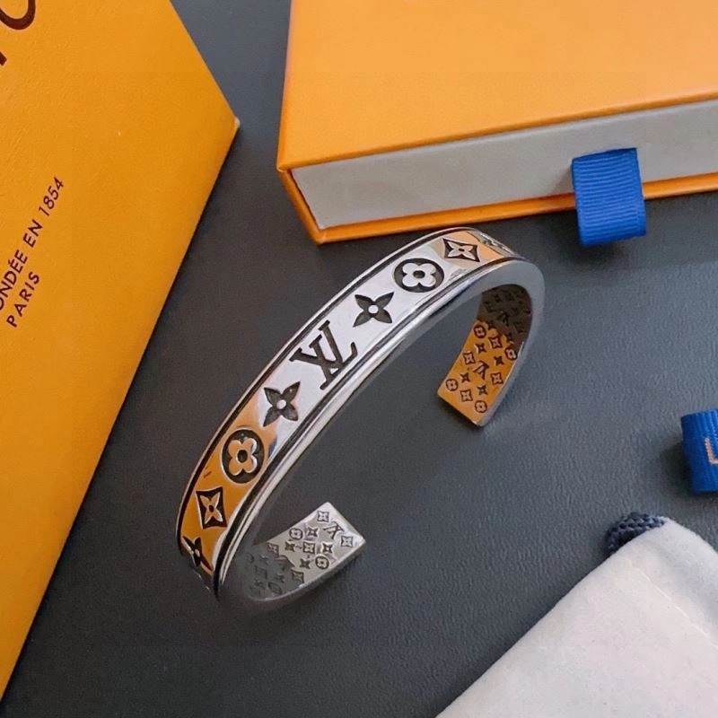 Louis Vuitton Bracelets Durable 250685