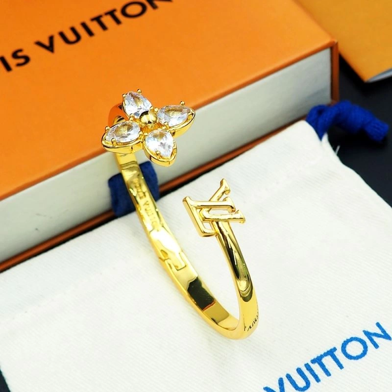 Louis Vuitton Bracelets DailyWear 250683