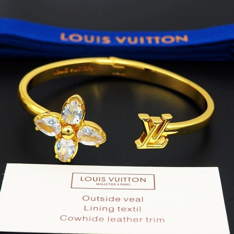 Louis Vuitton Bracelets DailyWear 250683