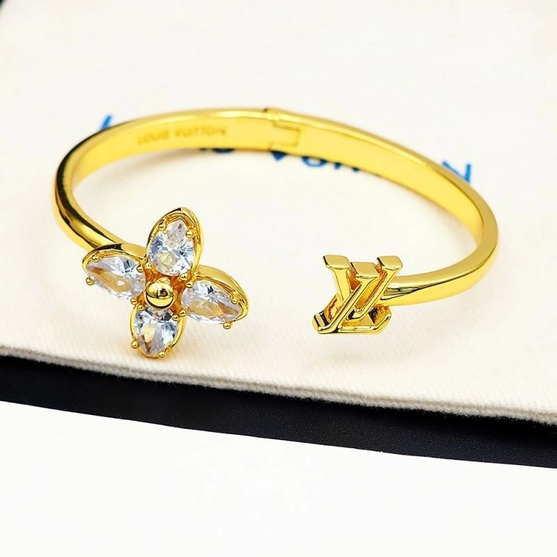 Louis Vuitton Bracelets DailyWear 250683