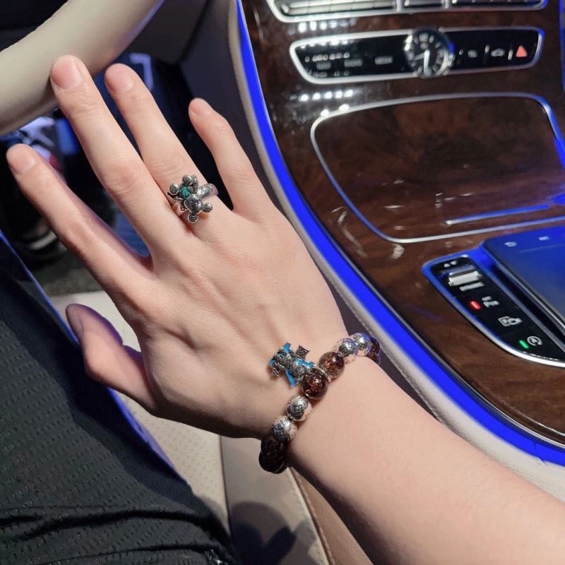 Louis Vuitton Bracelets Timeless 250665