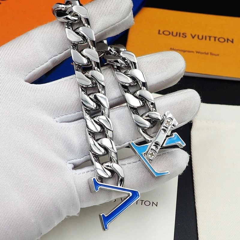 Fashionable Louis Vuitton Bracelets 250675