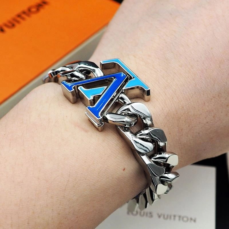 Fashionable Louis Vuitton Bracelets 250675