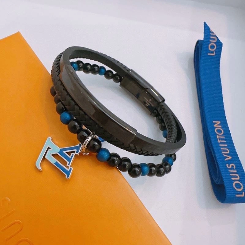 Lightweight Louis Vuitton Bracelets 250656