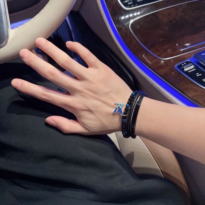 Lightweight Louis Vuitton Bracelets 250656