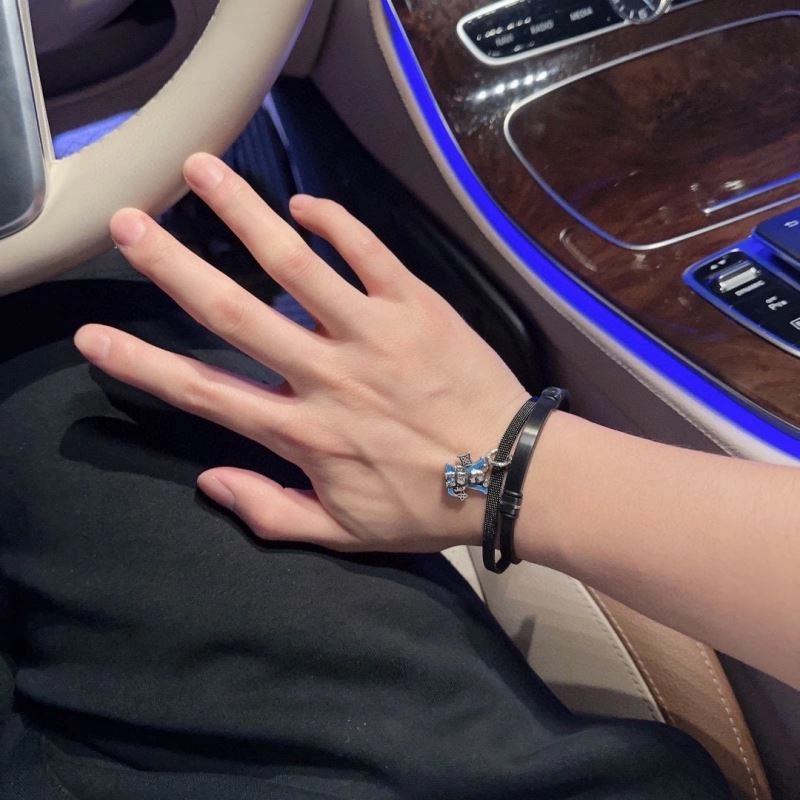 Louis Vuitton Bracelets Comfortable 250679