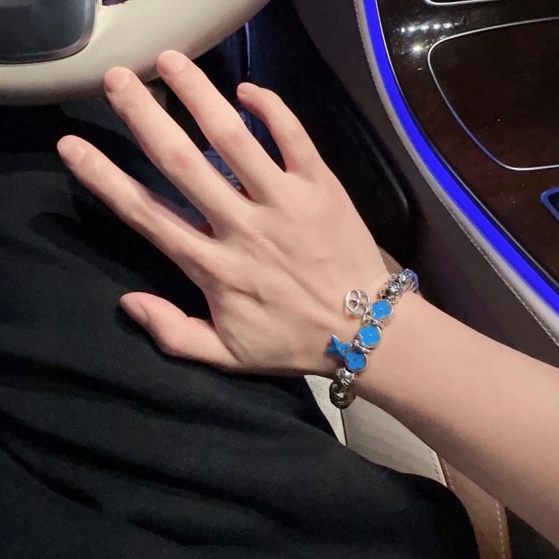 Trendy Louis Vuitton Bracelets 250664