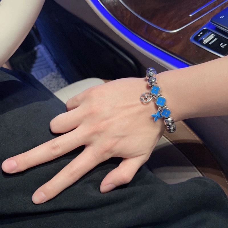 Trendy Louis Vuitton Bracelets 250664