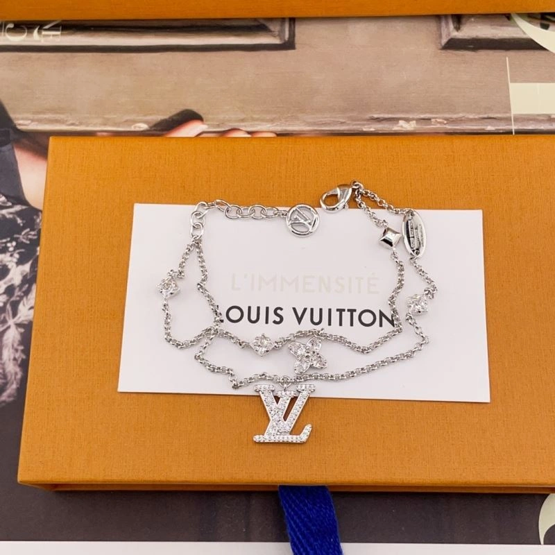 Louis Vuitton Bracelets Stylish 250672