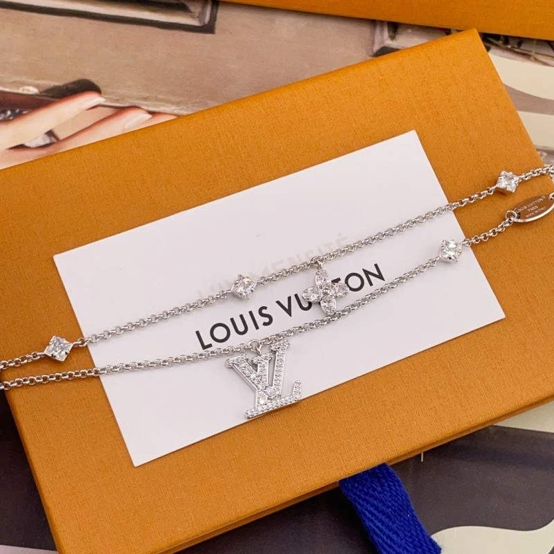 Louis Vuitton Bracelets Stylish 250672