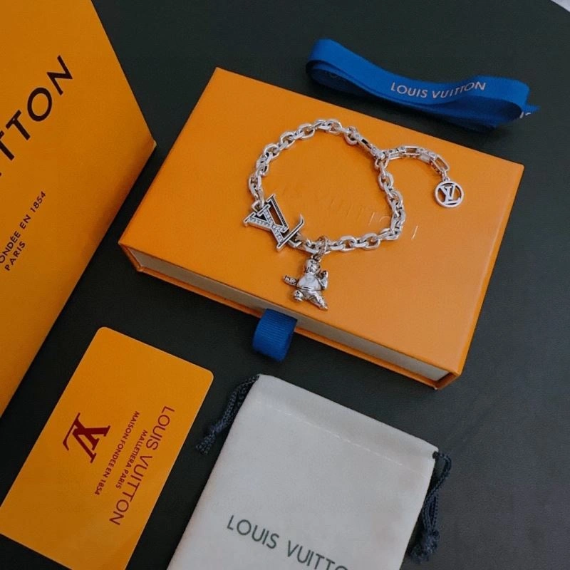 Louis Vuitton Bracelets Comfortable 250341