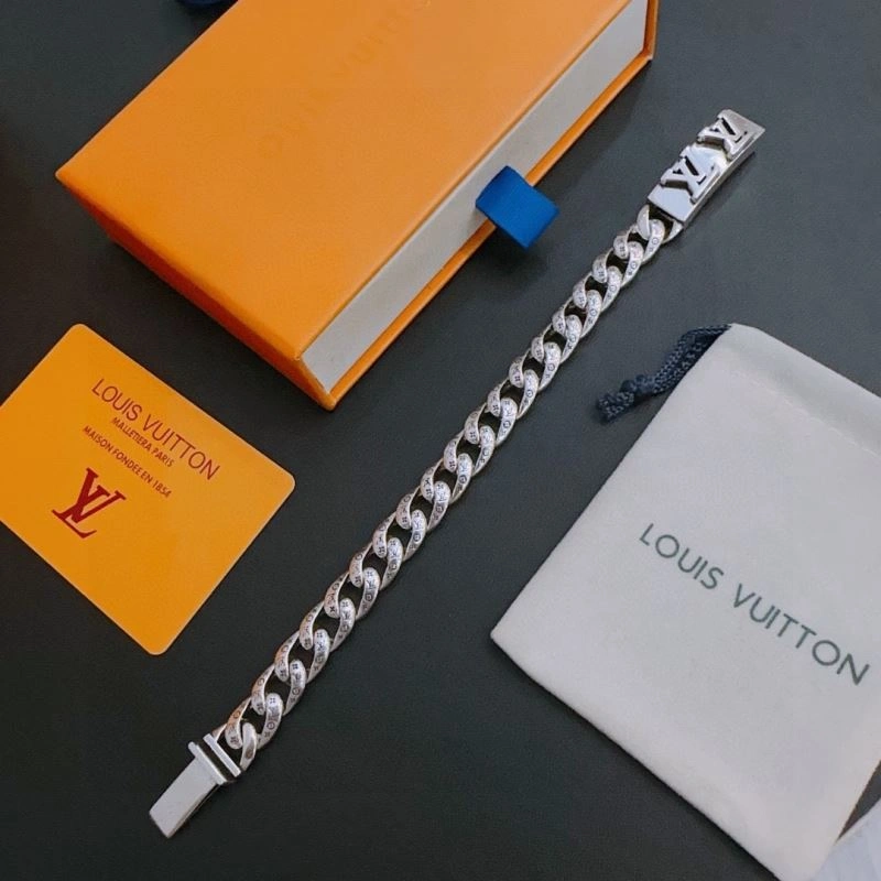 DailyWear Louis Vuitton Bracelets 250342