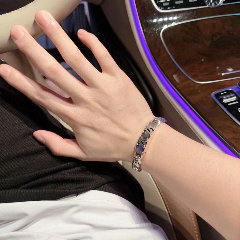 DailyWear Louis Vuitton Bracelets 250342