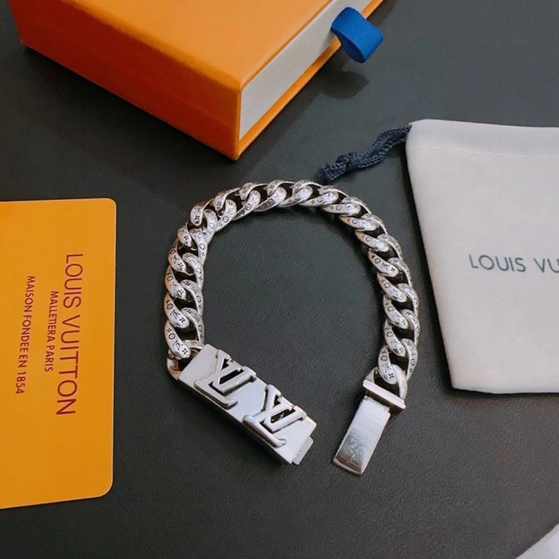 DailyWear Louis Vuitton Bracelets 250342