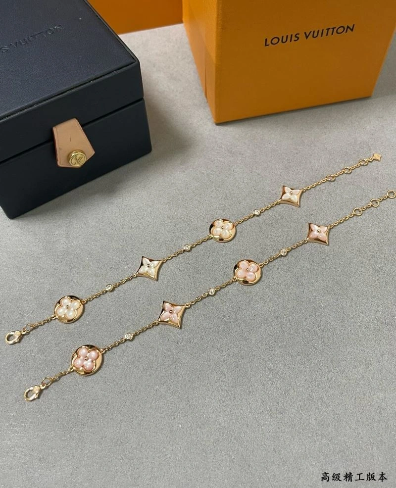ModernLook Louis Vuitton Bracelets 250350
