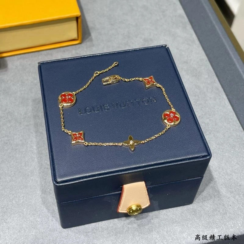 Chic Louis Vuitton Bracelets 250347