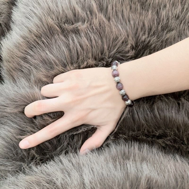 Snug Louis Vuitton Bracelets 250340