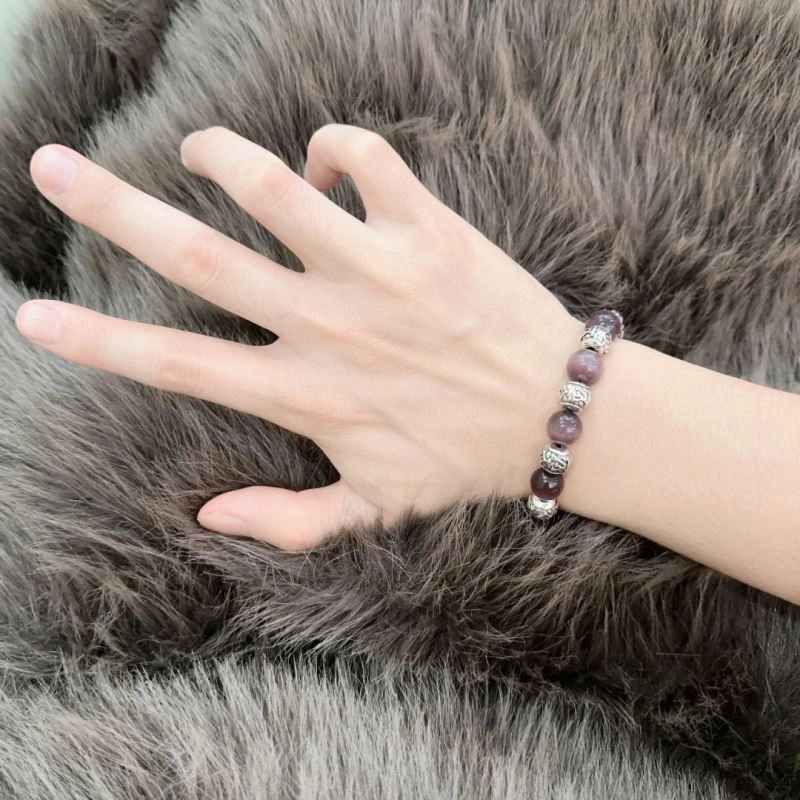 Snug Louis Vuitton Bracelets 250340