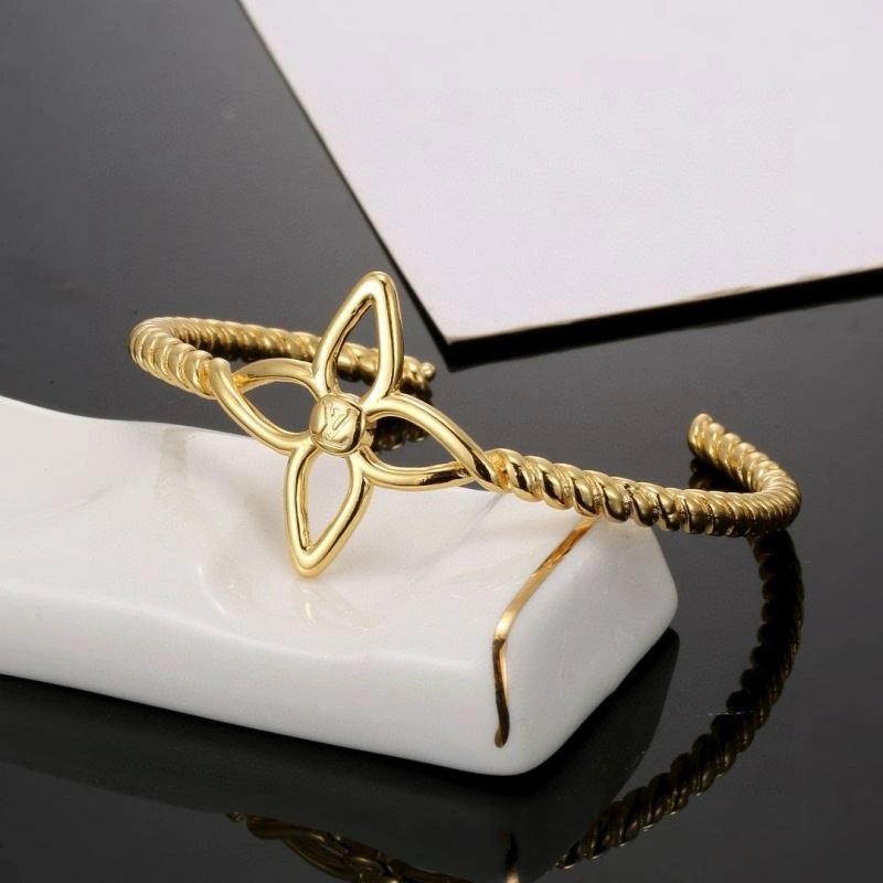 Louis Vuitton Bracelets Stretchable 250318