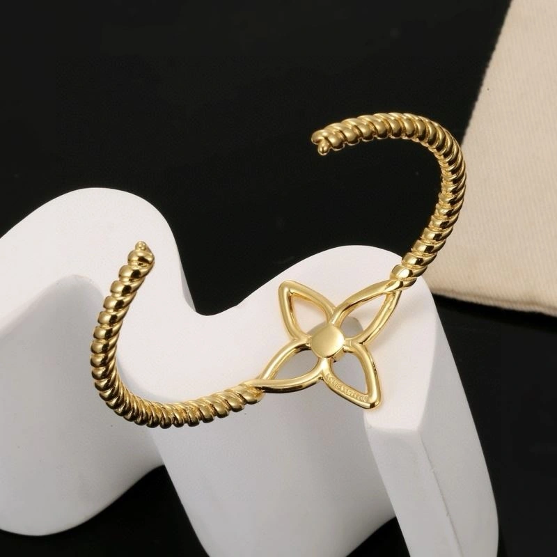 Louis Vuitton Bracelets Stretchable 250318