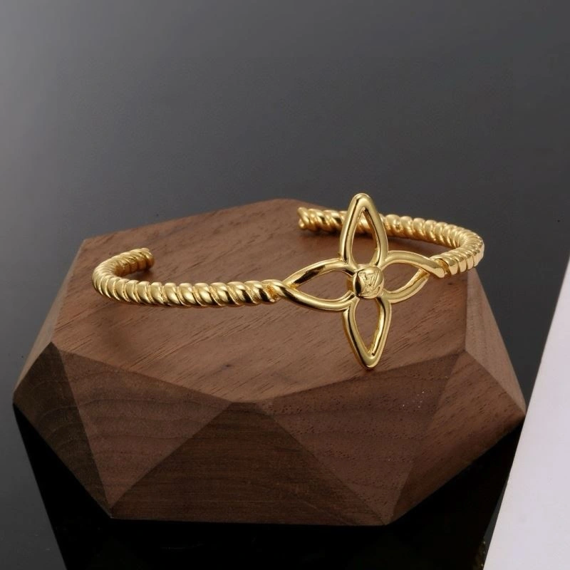 Louis Vuitton Bracelets Stretchable 250318