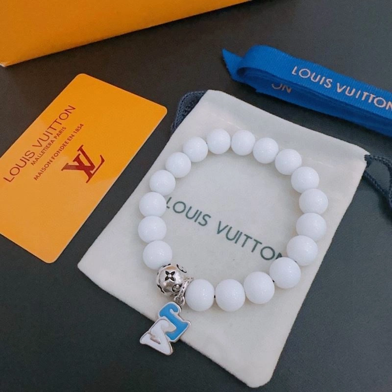 Comfortable Louis Vuitton Bracelets 250314
