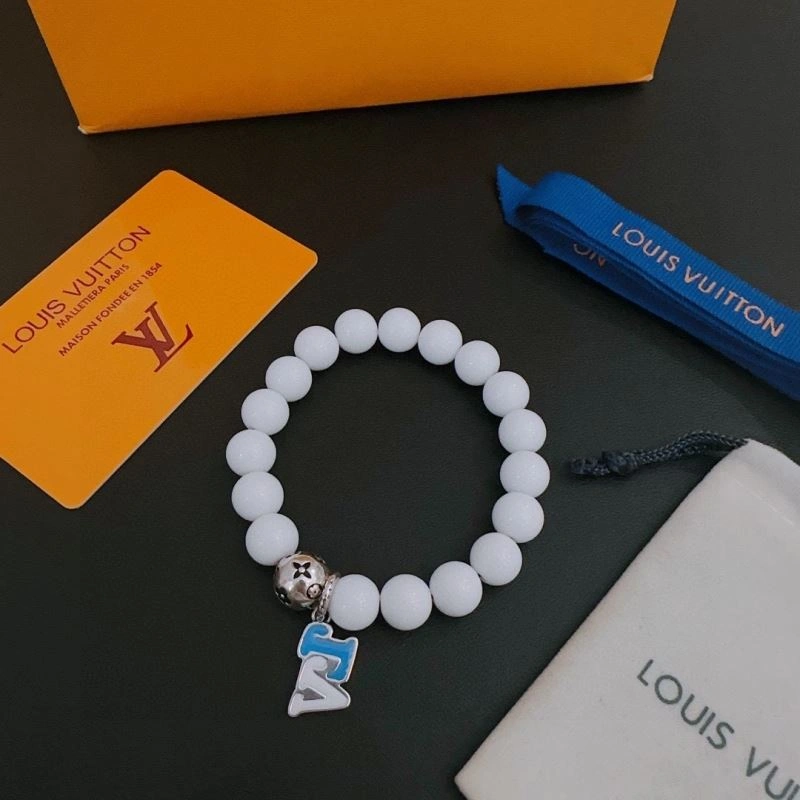 Comfortable Louis Vuitton Bracelets 250314